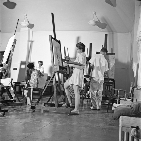 Myrtle Hall modeling for Painting students, 1940. Courtesy Cranbrook Archives, Cranbrook Center for Collections and Research