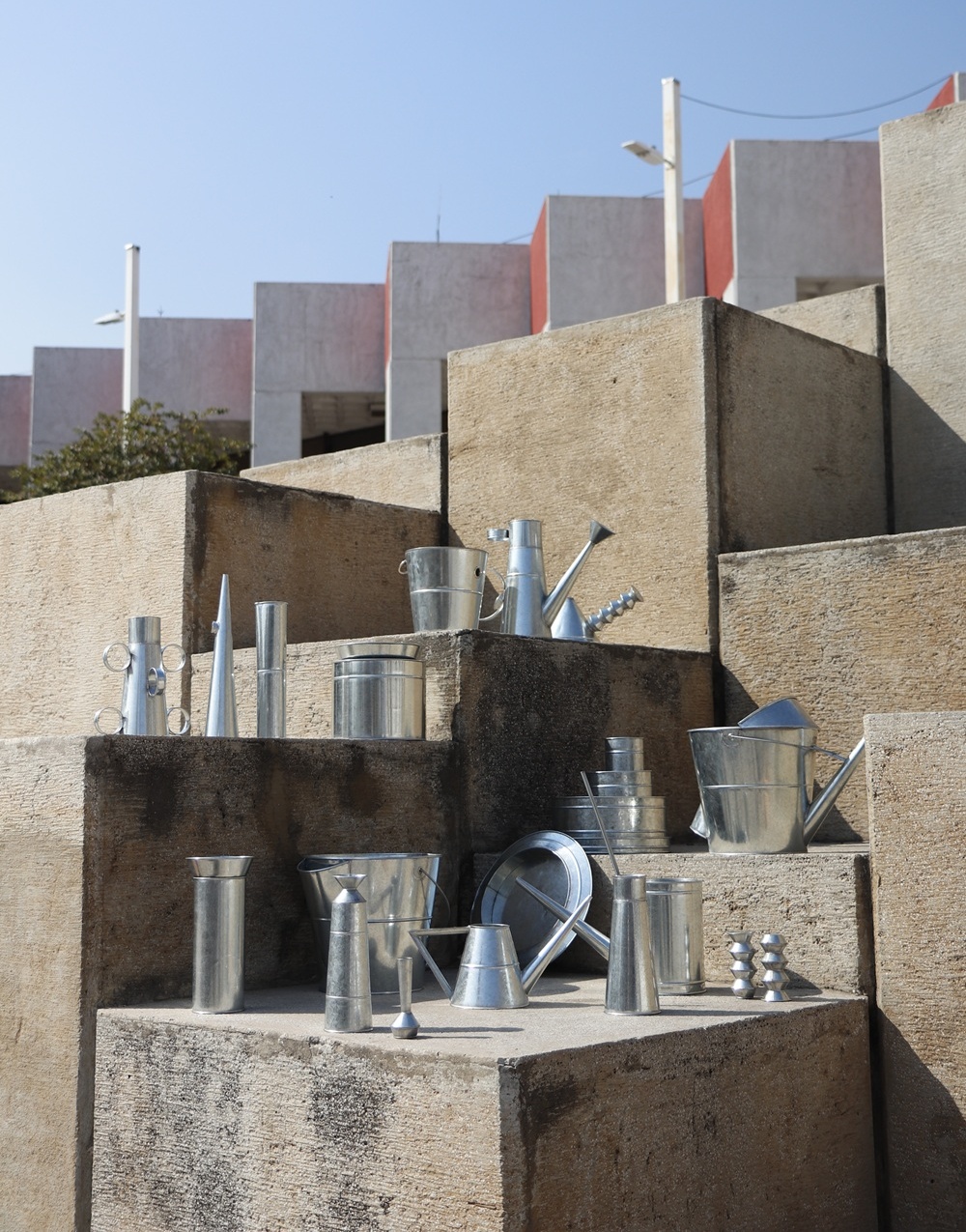 INDUSTRIAL DESIGN VISITING ARTISTS/CRITICS